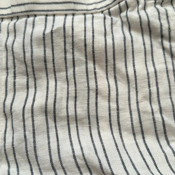 Theory
Thorina Narrow Striped Linen Pants, White - Picture 6 of 6